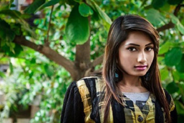 মডেল জ্যাকুলিন মিথিলার আত্মহত্যা: যাদের নামে মামলা করেছেন তার বাবা