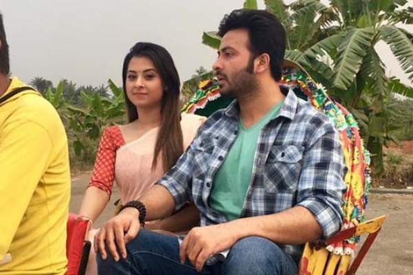 অপু নয়, বুবলীকে নিয়ে ভালোবাসা দিবসে ঘুরছেন শাকিব খান!
