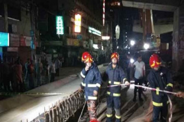 রাজধানীর মালিবাগে ফ্লাইওভারের গার্ডার ছিটকে পড়ে নিহত ১