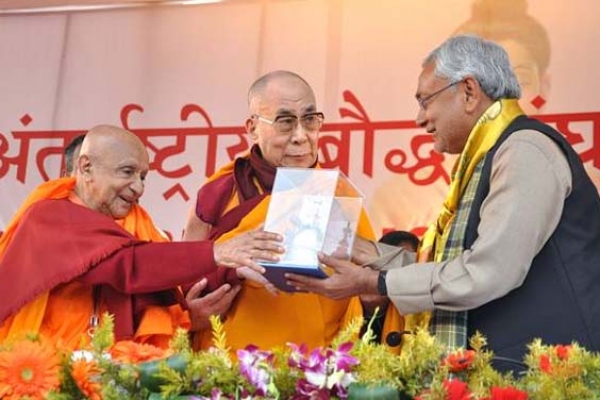 ক্ষুব্ধ চীনের হুমকির মুখে ভারত