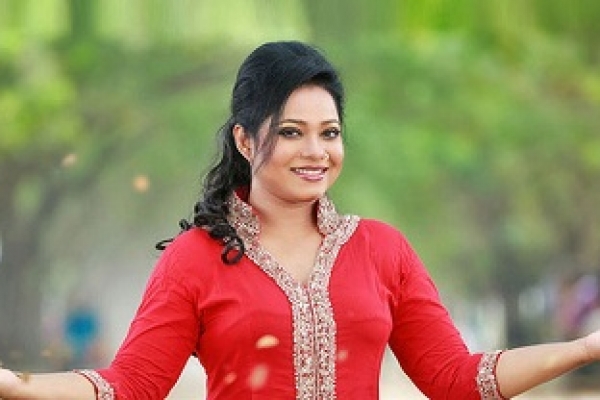 যেমন কাটছে কণ্ঠশিল্পী ডলি সায়ন্তনীর দিনকাল