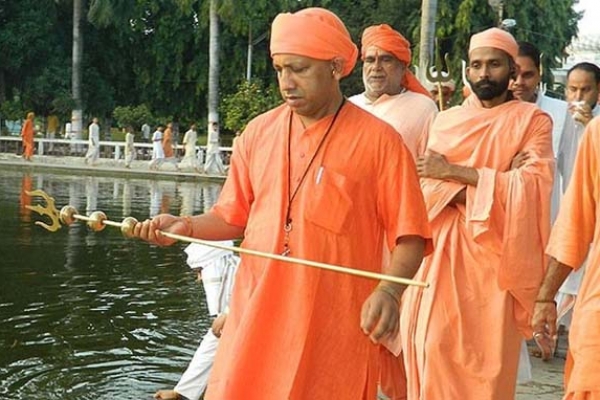 'প্রত্যেক মসজিদের ভেতর মন্দির বানাতে পারেন যোগী আদিত্যনাথ'