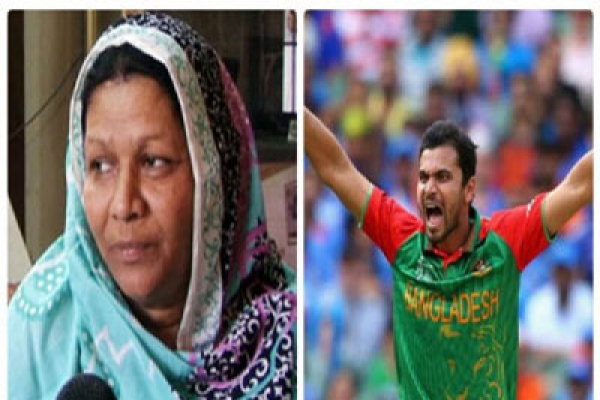 অবসরের পর অশ্রুসিক্ত হয়ে নিজের মা'কে নিয়ে যা বললেন মাশরাফি