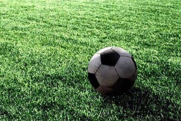 ফুটবল খেলতে গিয়ে তিন যুবকের মৃত্যু