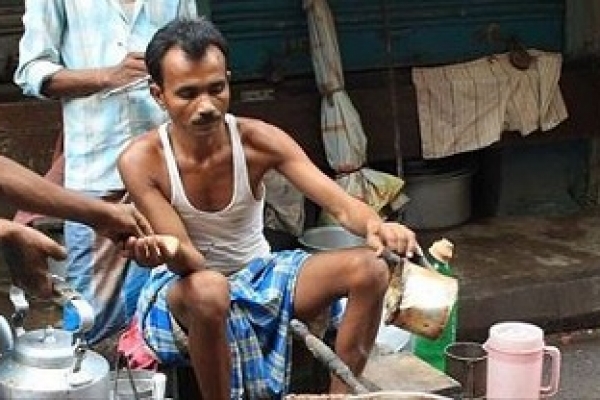 মেয়ের বিয়েতে দেড় কোটি টাকার যৌতুক  দিয়েছেন এই চাওয়ালা!