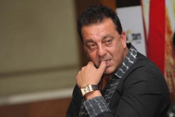 ফের বিপাকে সঞ্জয় দত্ত, জামিন অযোগ্য গ্রেপ্তারি পরোয়ানা