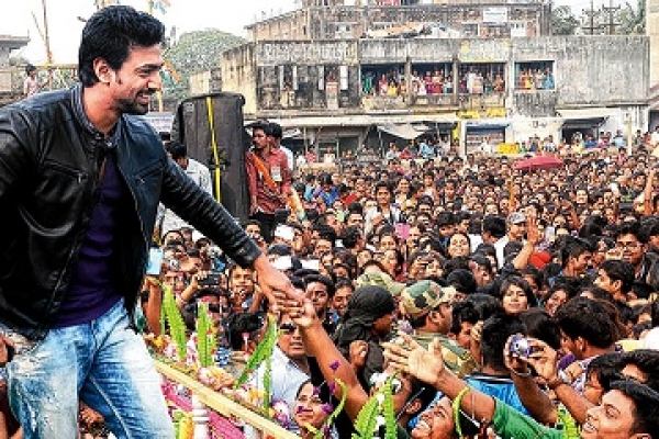 যেভাবে সাংসদ হয়েছিলেন চিত্রনায়ক দেব
