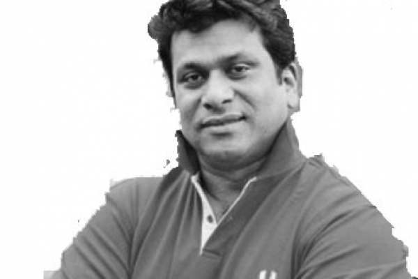 আমাকে জীবন্ত সিংহের খাঁচায় ঢুকিয়ে দেওয়া হয় : ড্যানি সিডাক