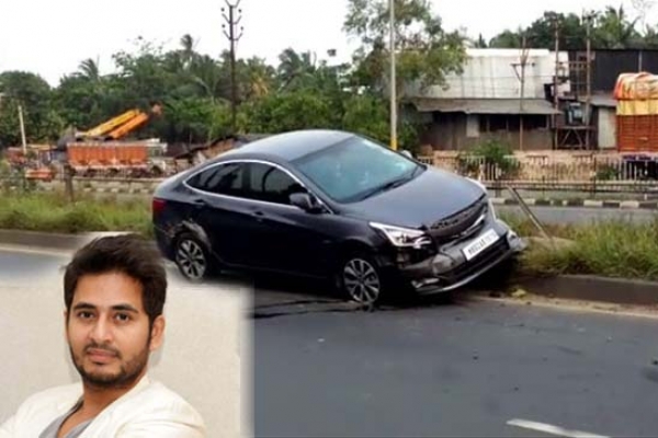 বাসের সাথে মুখোমুখি সংঘর্ষে গাড়ি উল্টে গুরুত্বর জখম অভিনেতা হিরণ!