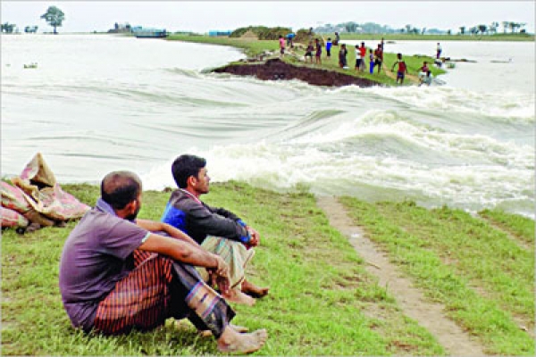 ৭ জেলায় ১০ হাজার কোটি টাকার ফসলহানি