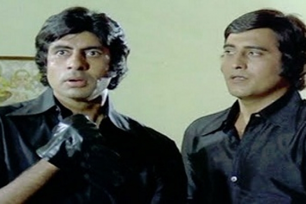 বিনোদ খান্নার মৃত্যু সংবাদ পেয়ে আজ এটাই করলেন অমিতাভ!