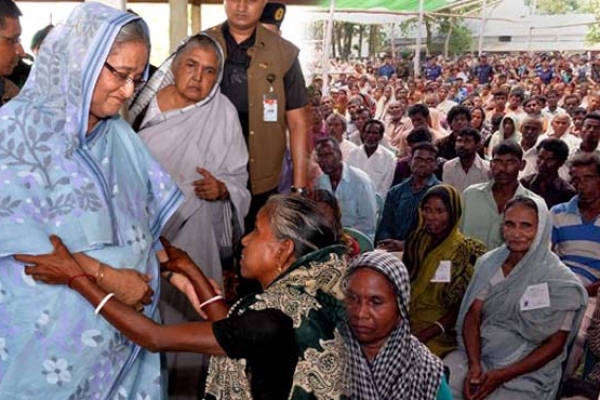 ‘শেখ হাসিনা ছাড়া দুর্গত মানুষদের দেখতে আর কেউ যাননি’