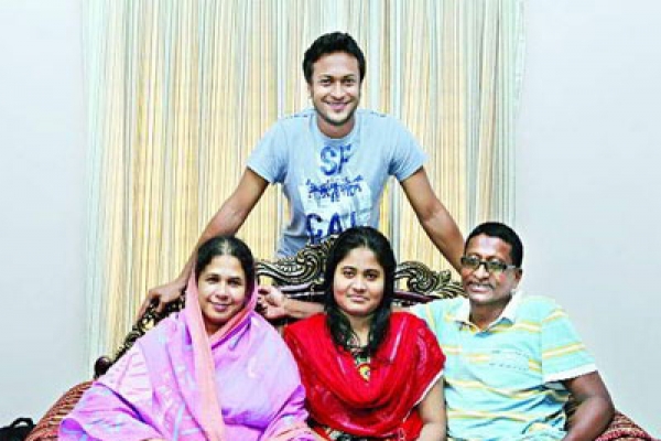 কার সাথে বিয়ে হয়েছে সাকিবের বোন রিতুর, ছেলে কি করছেন?