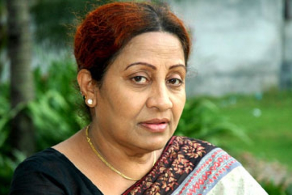 অন্তত একটি ফোন কল দিয়ে খোঁজ নেন : আনোয়ারা