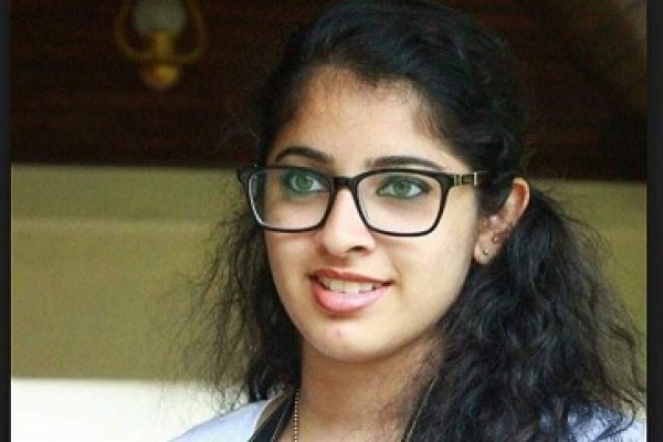 লটারিতে আধা কেজি সোনা জিতলেন এই নায়িকা