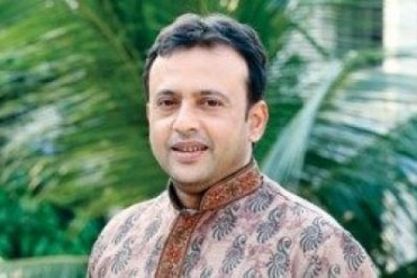 যেভাবে পাইলট থেকে নায়ক হয়েছেন রিয়াজ