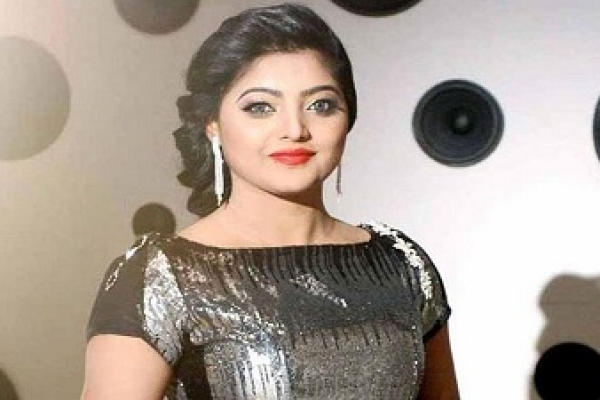 জীবনযুদ্ধে ঘুরে দাড়িয়েছেন সালমা, আইনে পড়ছেন ইংল্যান্ডের বিশ্ববিদ্যালয়ে