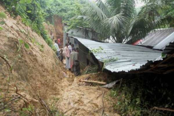 পাহাড় ধস : রাঙ্গামাটিতে উদ্ধার করতে গিয়ে প্রাণ দিলেন ৬ সেনা