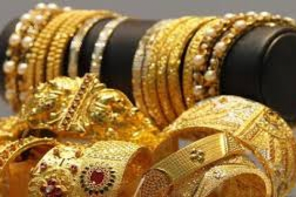  আবারও সোনার বাজারে ধস, আরও কমার আভাস