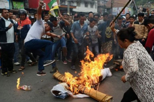 ‘আমরা বাঙালি নই, আমাদের কেন স্কুলে বাংলা শিখতে হবে’
