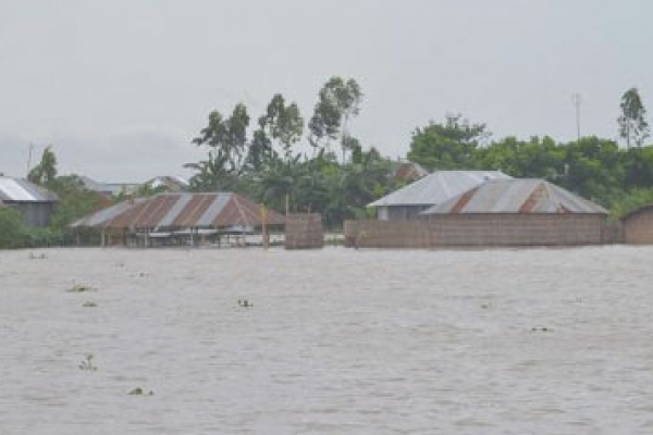 ১৩ জেলায় বন্যা, আরও জেলা প্লাবিত হওয়ার আশঙ্কা