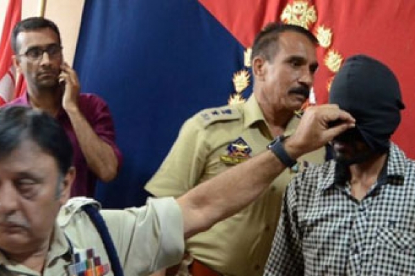 কাশ্মীরে গ্রেপ্তার  'হিন্দু জঙ্গি', তার সম্পর্কে জানা যাচ্ছে ভয়ংকর তথ্য