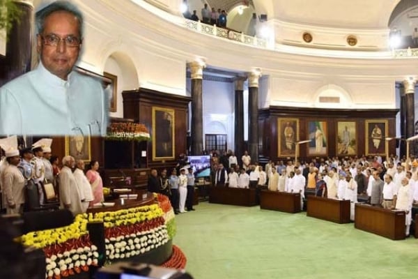 সংসদে রাষ্ট্রপতির বিদায়ী ভাষণে আবেগঘন প্রণব মুখার্জী