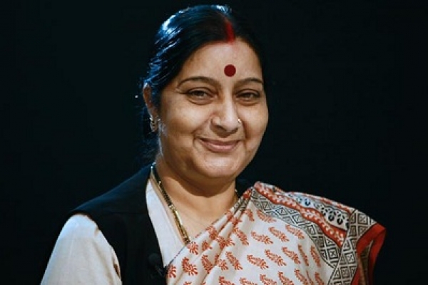 ভারতের বিদেশমন্ত্রী সুষমা স্বরাজকে পাকিস্তানের প্রধানমন্ত্রী হওয়ার অনুরোধ!