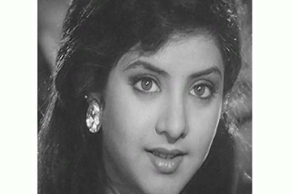 অকালে মারা গিয়েছেন যে বলিউড তারকারা