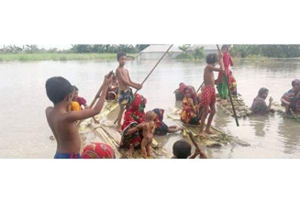 বন্যা পরিস্থিতি ভয়াবহ, দুইদিনে প্রাণ গেল ৩৭ জনের