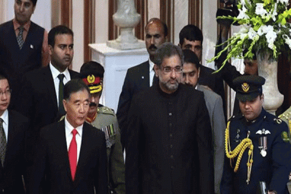 স্বাধীনতা দিবসে ভারতকে আক্রমণ পাকিস্তান প্রধানমন্ত্রীর