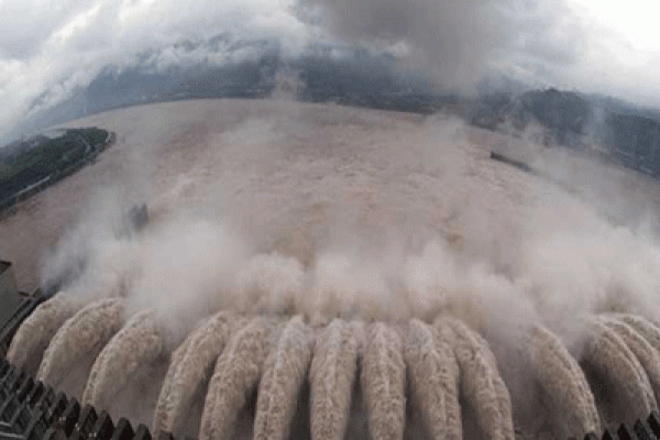 ভারতে হামলা করতে চিনের হাতিয়ার কি তবে ‘জল’?