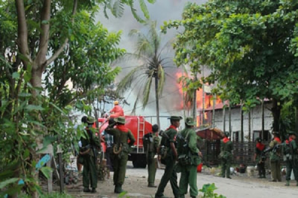  রাখাইনদের উপর আবারও নির্যাতন, প্রাণ বাঁচানোর জন্য ছুটছে তারা