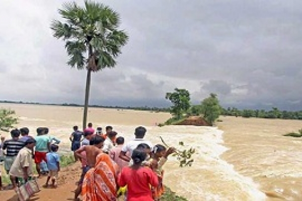 মেঘনায় ডিনামাইট ফাটিয়ে বন্যার ব্যাপকতা হ্রাস!