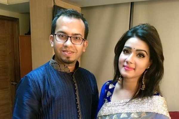 ‘শাড়ির আঁচলে চাবির গোছা বেঁধে ঘুরে বেড়াচ্ছে মাহি’