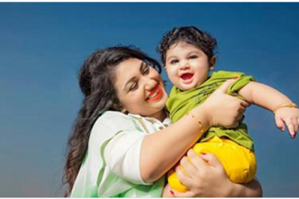 আব্রাম খানের নামের শেষে জয় কেন, উত্তরে যা বললেন অপু
