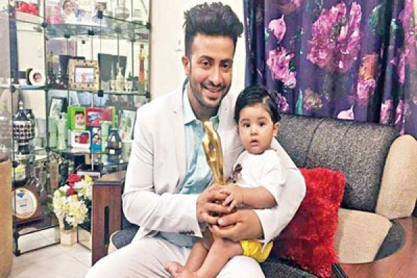 আব্রামের জন্মদিনে শাকিব কি থাকছেন?