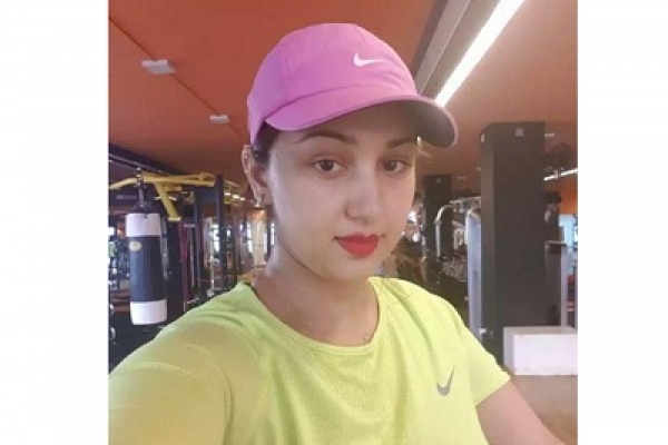 জিমে ঘাম জড়াচ্ছেন অপু বিশ্বাস!