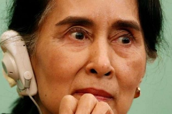 সু চি’কে নির্বাসিত ৮ নাগরিকের খোলা চিঠি