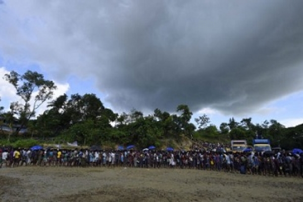 সহিংসতা বন্ধ করুন, রোহিঙ্গাদের নাগরিকত্ব দিন : মিয়ানমারকে জাতিসঙ্ঘ