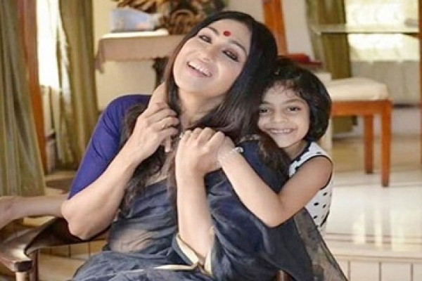 ঋতুপর্ণার মেয়ে ঋষণা আইসিইউতে