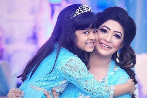 সন্তানের অধিকার চেয়ে অভিনেত্রী বাঁধনের মামলা