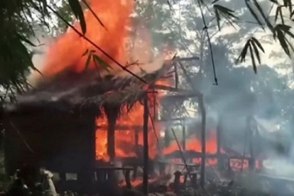 কতটা তেল আছে রাখাইনে?