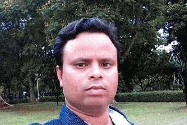 অপমান সহ্য করতে না পেরে সুইসাইড করলাম ; তৃণমূল নেতার ফেসবুক পোস্ট