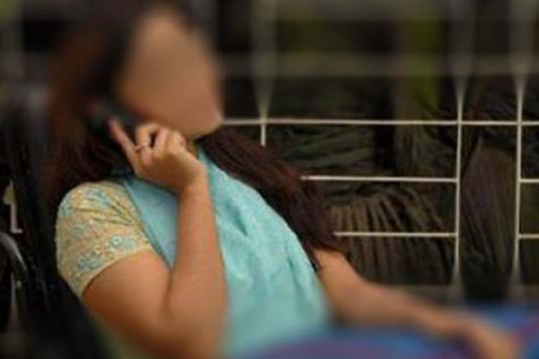 শেষ পর্যন্ত চোর ধরতে প্রেমের ফাঁদ