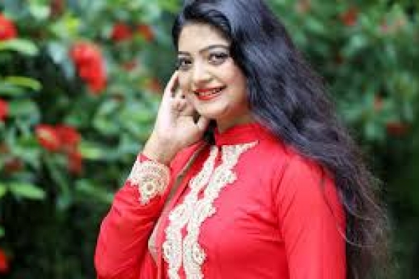 সিনেমার আইটেম গানে সালমা