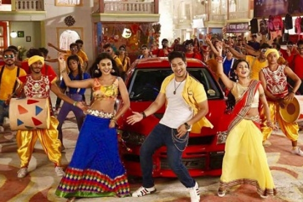 এফডিসিতে গানের শুটিংয়ে হইচই!