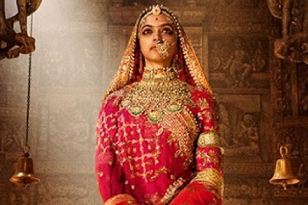 ‘পদ্মাবতী’তে দিপীকার লেহেঙ্গার ওজন ৩০ কেজি!