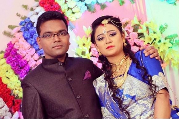 মৃত স্বামীর সঙ্গে সেলফি তুলছিলেন মানসিক বিপর্যস্ত স্ত্রী!
