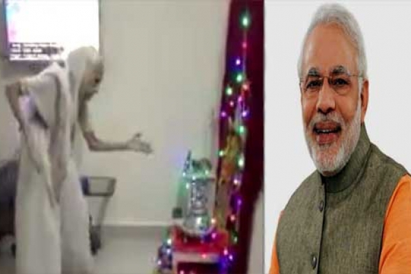 কে বলে তিনি ৯৭ বছরের? নরেন্দ্র মোদীর মায়ের নাচ দেখলে অবাক হবেন